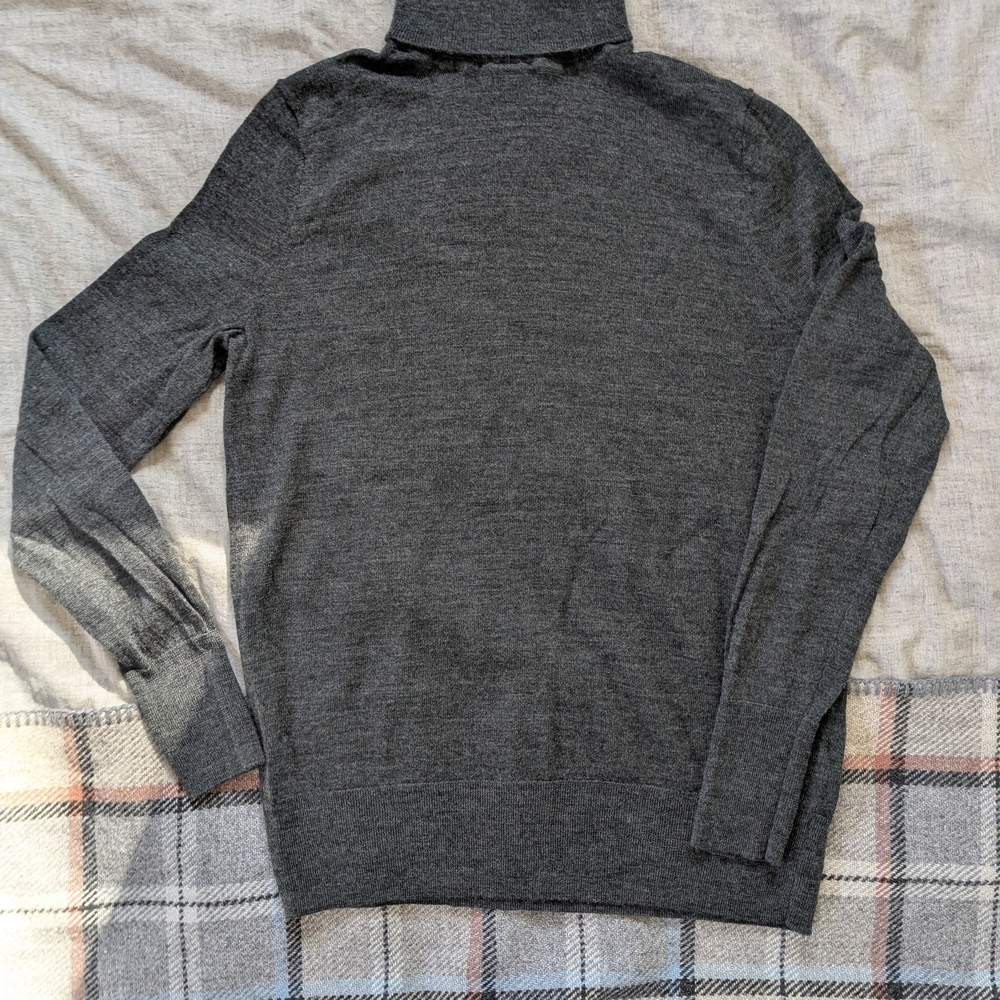 GAP Men's Charcoal Turtleneck Sweater